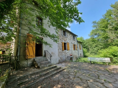 Beautiful stone mill on grounds of 7154 m2 with river for sale for 269,000€ in Allier, Auvergne