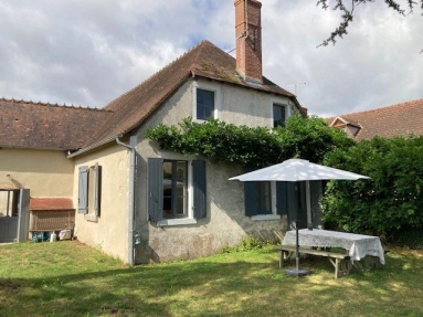 Charming, renovated village house with an enclosed garden for sale for 179,000€ in Allier, Auvergne