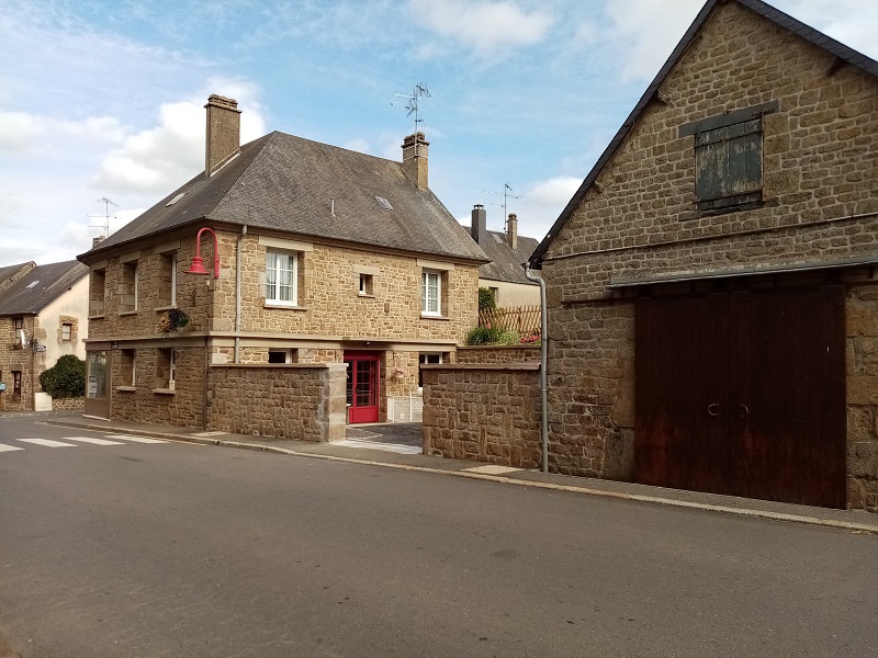 Spacious with commercial possibilities for sale for 97,980&euro; in Orne, Normandy