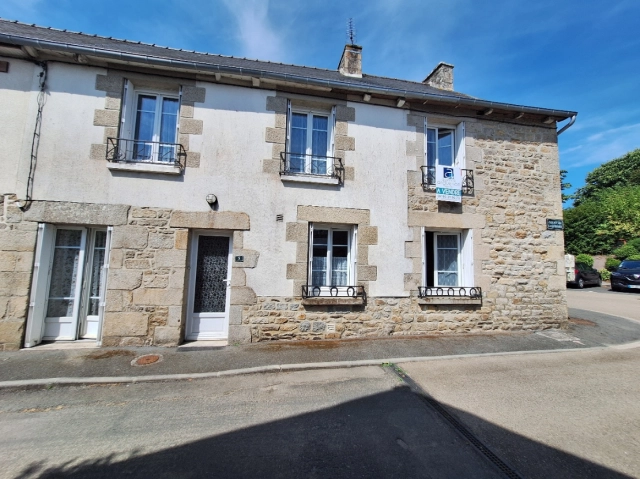 
TRÉMEUR - On the outskirts of Broons, an authentic 3-bedroom farmhouse to reinvent
 for sale for 127,330&euro; in Côtes-d'Armor, Brittany