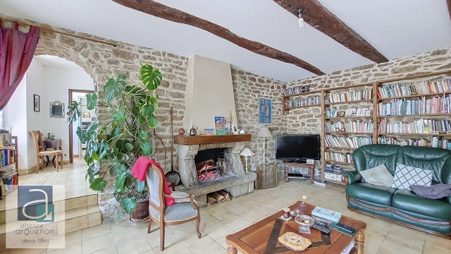
Quevert/Dinan: Charming house et outbuildings, close to shopping centers, scope for many projects
 for sale for 278,500&euro; in Côtes-d'Armor, Brittany