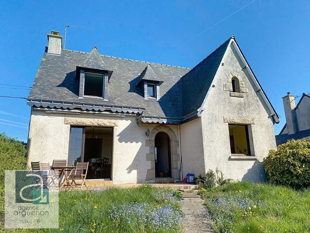 
Pretty neo-Breton house in a peaceful setting in the EREAC countryside
 for sale for 159,750&euro; in Côtes-d'Armor, Brittany