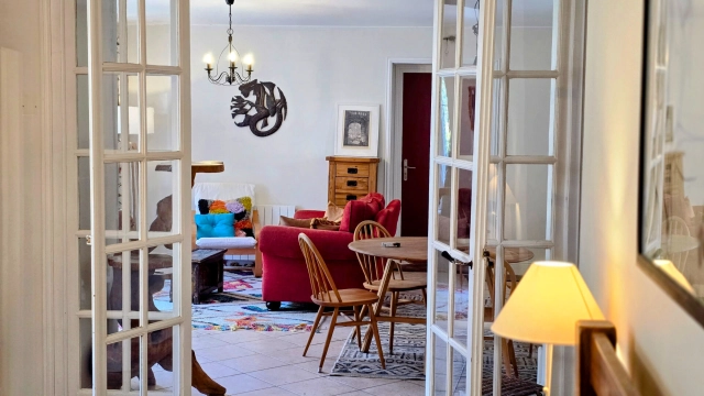 
Ground floor 2 bed apartment in historic mansion on the riverside - Ideal Pied a terre et ideal home,
 for sale for 244,400&euro; in Côtes-d'Armor, Brittany