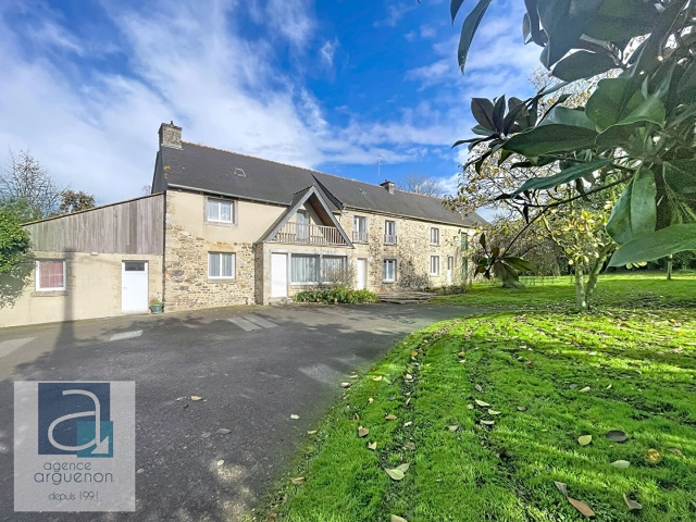 
CAULNES- Character property with independent cottage and large outbuildings
 for sale for 370,530&euro; in Côtes-d'Armor, Brittany
