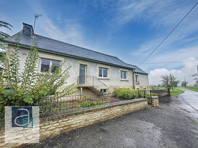 3 Bedroom(s) - 1 Bathroom(s) - 0 m² land for sale in Côtes-d'Armor, Brittany, France - FrenchPropertyPortal.com
Plouasne - In the countryside and quiet!
for sale for 180,200€ in Côtes-d'Armor, Brittany