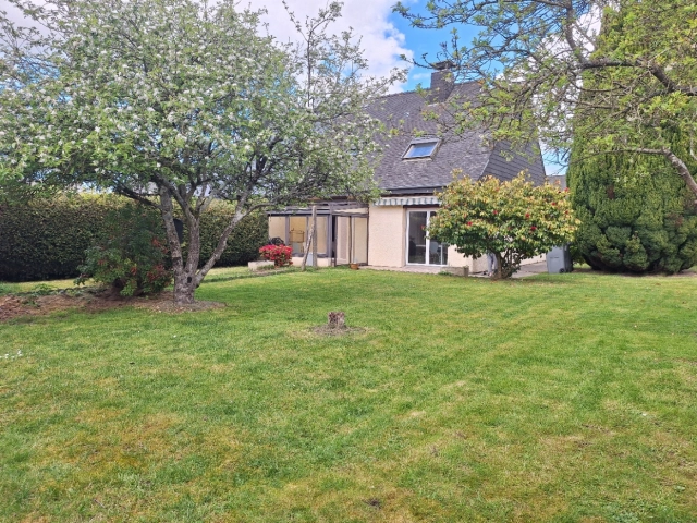 
3-bedroom house - close to shopping centers - For rental investment
 for sale for 230,000&euro; in Côtes-d'Armor, Brittany