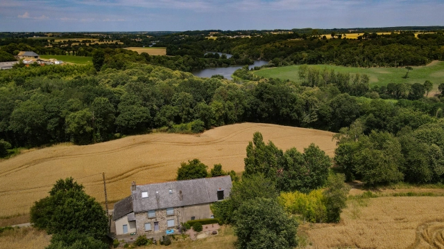 3 Bedroom(s) - 2 Bathroom(s) - 0 m² land for sale in Côtes-d'Armor, Brittany, France - FrenchPropertyPortal.com
Charming cottage surrounded by nature, at the far end of Jugon Lake, ideal for peace, quiet and beautiful walks.
for sale for 212,000€ in Côtes-d'Armor, Brittany