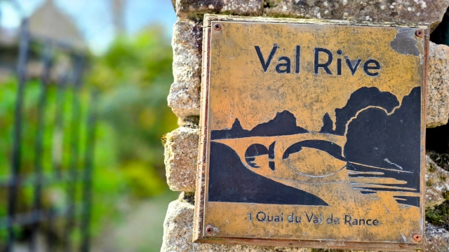 1 Bedroom(s) - 0 m² land for sale in Côtes-d'Armor, Brittany, France - FrenchPropertyPortal.com
The Monet Apartment at Val Rive .... A Riverside Retreat in Historic Léhon
for sale for 210,600€ in Côtes-d'Armor, Brittany