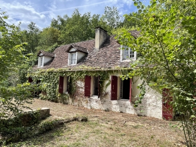 Maison et pigeonnier a renover entierement for sale for 90,950€ in Dordogne, Aquitaine