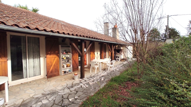 
MAISON AVEC GRANDE DEPENDANCE - NAINTRE /FORÊT
 for sale for 185,500&euro; in Vienne, Poitou-Charentes