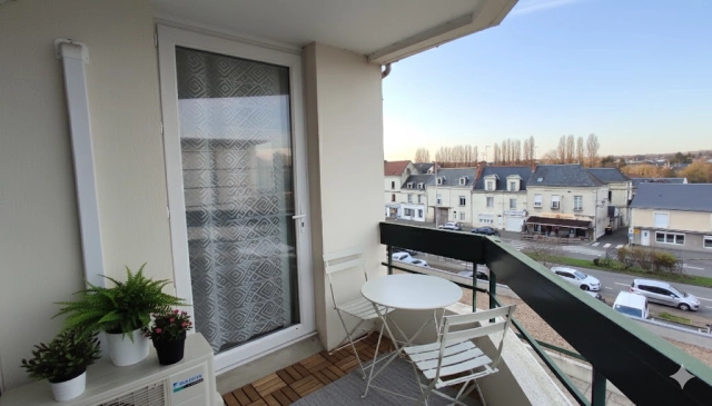 2 Bedroom(s) - 1 Bathroom(s) - 5,539m² land for sale in Vienne, Poitou-Charentes, France - FrenchPropertyPortal.com
BEL APPARTEMENT AVEC BALCON PROCHE CENTRE VILLE
for sale for 99,500€ in Vienne, Poitou-Charentes