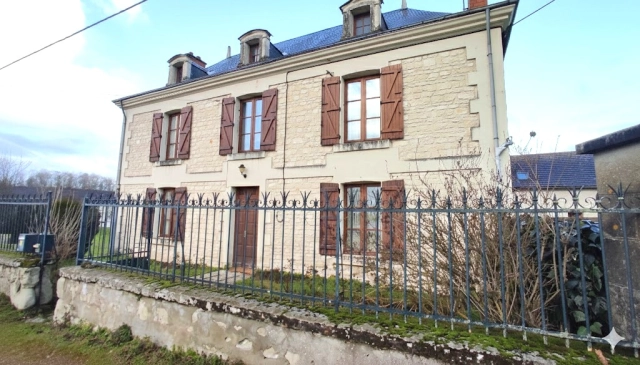
MAISON ANCIENNE
 for sale for 159,375&euro; in Vienne, Poitou-Charentes