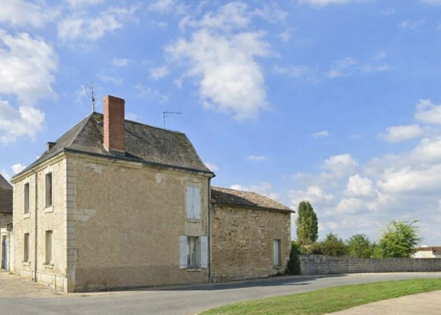 4 Bedroom(s) - 1 Bathroom(s) - 1,802m² land for sale in Vienne, Poitou-Charentes, France - FrenchPropertyPortal.com
MAISON DE VILLAGE
for sale for 354,000€ in Vienne, Poitou-Charentes