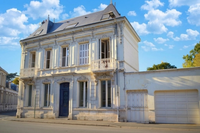 3 Bedroom(s) - 1 Bathroom(s) - 264m² land for sale in Vienne, Poitou-Charentes, France - FrenchPropertyPortal.com
CHATELLERAULT - MAISON DE CARACTERE
for sale for 338,400€ in Vienne, Poitou-Charentes