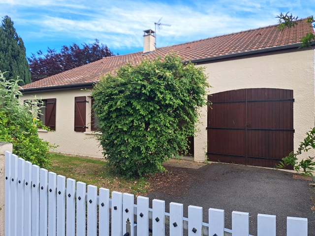
PAVILLON PLAIN-PIED - PROCHE LECLERC
 for sale for 148,750&euro; in Vienne, Poitou-Charentes