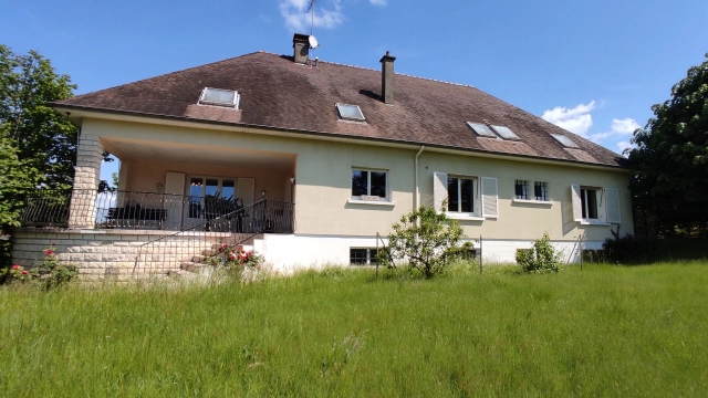 7 Bedroom(s) - 2 Bathroom(s) - 2,044m² land for sale in Vienne, Poitou-Charentes, France - FrenchPropertyPortal.com
CHATELLERAULT SUD- VILLA 7 CHAMBRES - BORD RIVIERE
for sale for 317,250€ in Vienne, Poitou-Charentes