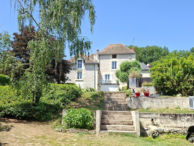 5 Bedroom(s) - 1 Bathroom(s) - 1,594m² land for sale in Vienne, Poitou-Charentes, France - FrenchPropertyPortal.com
MAISON DE CARACTERE AVEC PISCINE
for sale for 299,900€ in Vienne, Poitou-Charentes