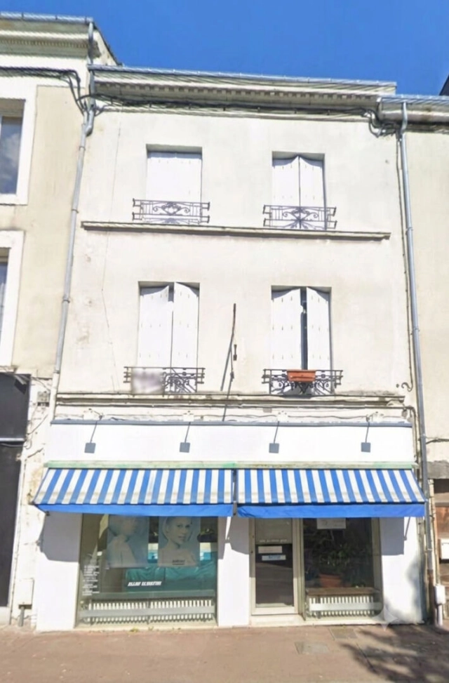 3 Bedroom(s) - 100m² land for sale in Vienne, Poitou-Charentes, France - FrenchPropertyPortal.com
IMMEUBLE - Secteur Ouest
for sale for 112,500€ in Vienne, Poitou-Charentes