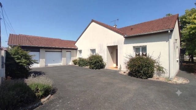 3 Bedroom(s) - 1,062m² land for sale in Vienne, Poitou-Charentes, France - FrenchPropertyPortal.com
QUARTIER SUD-EST -MAISON DE PLAIN PIED
for sale for 274,950€ in Vienne, Poitou-Charentes