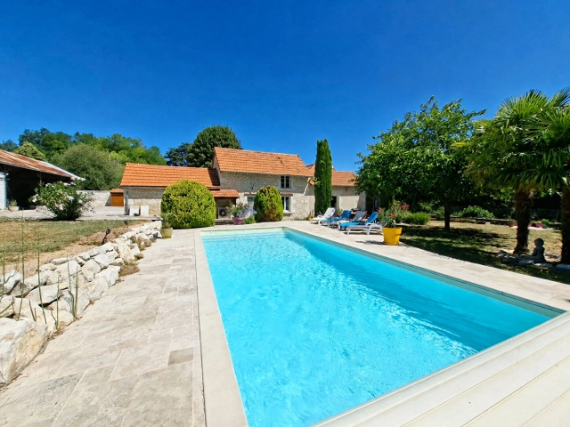 
MAISON DE CHARME - NORD OUEST CHÂTELLERAULT - 20 Kms ZONE NORD
 for sale for 354,000&euro; in Indre-et-Loire, Centre
