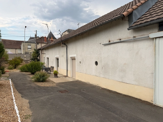 1 Bedroom(s) - 1,952m² land for sale in Vienne, Poitou-Charentes, France - FrenchPropertyPortal.com
LONGERE A PROXIMITE DU CENTRE
for sale for 138,125€ in Vienne, Poitou-Charentes