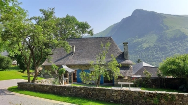 Quality Renovated House with Stunning Mountain Views for sale for 473,000&euro; in Pyrénées-Atlantiques, Aquitaine