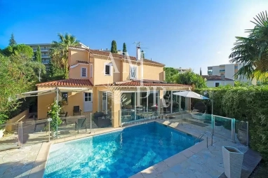 4 Bedroom(s) - 0 m² land for sale in Alpes-Maritimes, Provence-Alpes-Côte-d'Azur, France - FrenchPropertyPortal.com CANNES DOWNTOWN - TOWN HOUSE OF 300 SQM for sale for POA€ in Alpes-Maritimes, Provence-Alpes-Côte-d'Azur