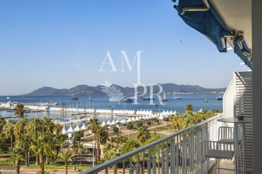 Cannes Croisette – 100 m² flat – Stunning sea views and a prime location for sale for 2,495,000&euro; in Alpes-Maritimes, Provence-Alpes-Côte-d'Azur