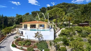5 Bedroom(s) - 1,000m² land for sale in Alpes-Maritimes, Provence-Alpes-Côte-d'Azur, France - FrenchPropertyPortal.com Contemporary villa with sea view, infinity pool for sale for POA€ in Alpes-Maritimes, Provence-Alpes-Côte-d'Azur