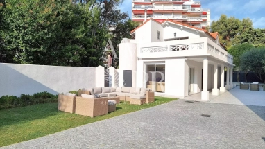 4 Bedroom(s) - 0 m² land for sale in Alpes-Maritimes, Provence-Alpes-Côte-d'Azur, France - FrenchPropertyPortal.com Property with two villas – Within walking distance of La Croisette and the beaches – Cannes for sale for 2,490,000€ in Alpes-Maritimes, Provence-Alpes-Côte-d'Azur