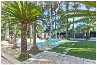 Belle Epoque villa - URGENT SALE - NEGOCIABLE. for sale for 4,500,000&euro; in Alpes-Maritimes, Provence-Alpes-Côte-d'Azur