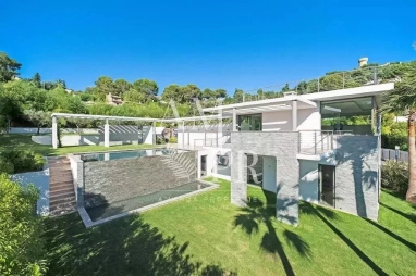 4 Bedroom(s) - 1,046m² land for sale in Alpes-Maritimes, Provence-Alpes-Côte-d'Azur, France - FrenchPropertyPortal.com Architect-Designed Villa with a 180° Panorama over Cannes for sale for 3,950,000€ in Alpes-Maritimes, Provence-Alpes-Côte-d'Azur