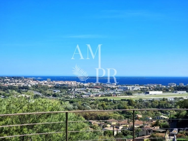 SEA & MOUNTAIN VIEWS – STUNNING ARCHITECT-DESIGNED VILLA WITH POOL, ELEVATOR & GUEST APARTMENT for sale for 2,690,000&euro; in Alpes-Maritimes, Provence-Alpes-Côte-d'Azur