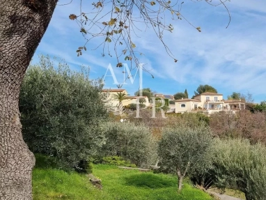 4 Bedroom(s) - 0 m² land for sale in Alpes-Maritimes, Provence-Alpes-Côte-d'Azur, France - FrenchPropertyPortal.com ATYPICAL VILLA WITH SEA VIEW IN SAINT PAUL DE VENCE for sale for 1,790,000€ in Alpes-Maritimes, Provence-Alpes-Côte-d'Azur