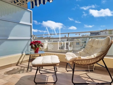 1 Bedroom(s) - 0 m² land for sale in Alpes-Maritimes, Provence-Alpes-Côte-d'Azur, France - FrenchPropertyPortal.com Nice 2 rooms apartment - Cannes Palm Beach for sale for 435,000€ in Alpes-Maritimes, Provence-Alpes-Côte-d'Azur