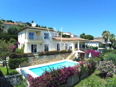 3 Bedroom(s) - 1,543m² land for sale in Alpes-Maritimes, Provence-Alpes-Côte-d'Azur, France - FrenchPropertyPortal.com Sea view- estate private security - close to beaches for sale for 1,890,000€ in Alpes-Maritimes, Provence-Alpes-Côte-d'Azur