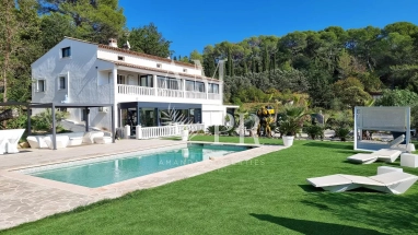 0 m² land for sale in Alpes-Maritimes, Provence-Alpes-Côte-d'Azur, France - FrenchPropertyPortal.com Open view on the Old Village of Mougins for sale for 2,400,000€ in Alpes-Maritimes, Provence-Alpes-Côte-d'Azur