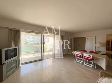 2-room apartment - Large terraces - Palm Beach Cannes for sale for 445,000&euro; in Alpes-Maritimes, Provence-Alpes-Côte-d'Azur