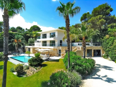 Contemporary villa - Beautiful sea view - 3 bedrooms / 2 independent studios for sale for 4,200,000&euro; in Alpes-Maritimes, Provence-Alpes-Côte-d'Azur