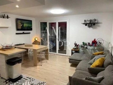 0 m² land for sale in Alpes-Maritimes, Provence-Alpes-Côte-d'Azur, France - FrenchPropertyPortal.com 4 ROOMS of 71m² + EXT(S) OF 18m² + PKG(s) + CAVE + GARAGE for sale for 390,000€ in Alpes-Maritimes, Provence-Alpes-Côte-d'Azur