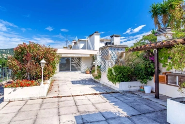 3 Bedroom(s) - 0 m² land for sale in Alpes-Maritimes, Provence-Alpes-Côte-d'Azur, France - FrenchPropertyPortal.com for sale for 1,290,000€ in Alpes-Maritimes, Provence-Alpes-Côte-d'Azur