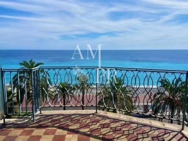 70m² flat on the Promenade des Anglais Panoramic sea view for sale for 756,000&euro; in Alpes-Maritimes, Provence-Alpes-Côte-d'Azur