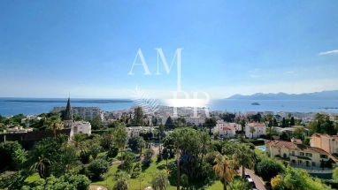 3 Bedroom(s) - 0 m² land for sale in Alpes-Maritimes, Provence-Alpes-Côte-d'Azur, France - FrenchPropertyPortal.com Top floor - Magnificent bourgeois apartment - Cannes Californie for sale for 2,330,000€ in Alpes-Maritimes, Provence-Alpes-Côte-d'Azur