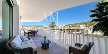 Cannes Basse Californie – Rare 136 m² duplex in the heart of a central and residential neighborhood for sale for 790,000&euro; in Alpes-Maritimes, Provence-Alpes-Côte-d'Azur