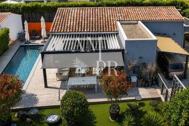 Elegant, single-story contemporary home with a pool in Mougins for sale for 999,000&euro; in Alpes-Maritimes, Provence-Alpes-Côte-d'Azur