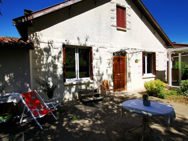 
Town house in Civray close to shops
 for sale for 149,000&euro; in Vienne, Poitou-Charentes