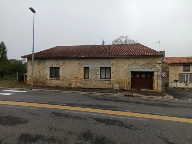 
Jousse Habitable Property To Repair
 for sale for 45,000€ in Vienne, Poitou-Charentes