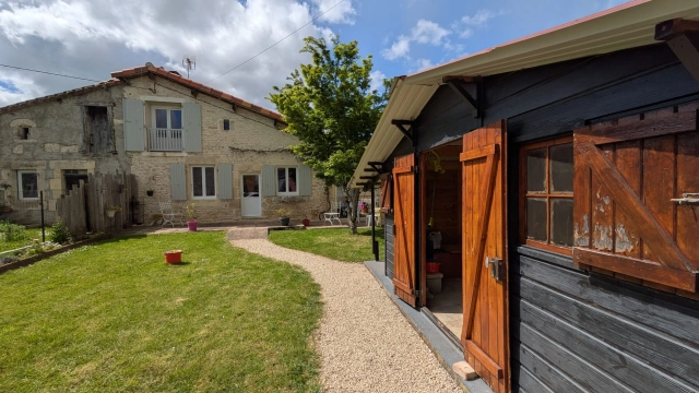 3 Bedroom(s) - 160m² land for sale in Vienne, Poitou-Charentes, France - FrenchPropertyPortal.com
House for sale in Blanzay
for sale for 119,000€ in Vienne, Poitou-Charentes