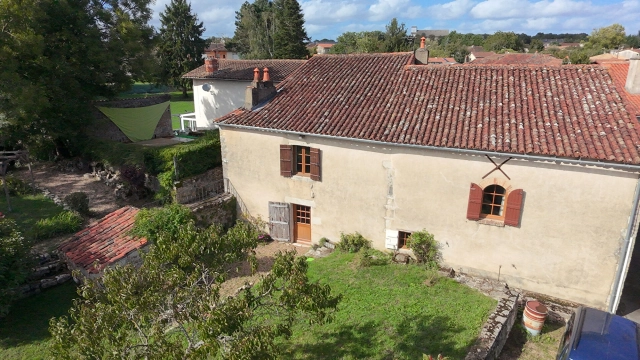 
Beautiful residence in Charroux
 for sale for 189,000&euro; in Vienne, Poitou-Charentes