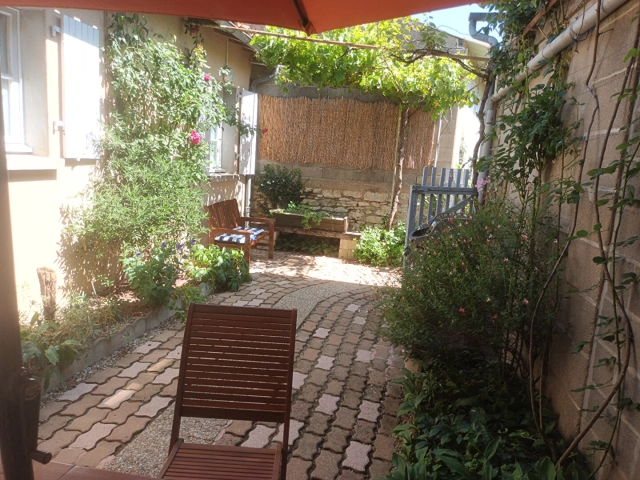 4 Bedroom(s) - 1 Bathroom(s) - 239m² land for sale in Vienne, Poitou-Charentes, France - FrenchPropertyPortal.com
Spacious Town House in Usson
for sale for 115,000€ in Vienne, Poitou-Charentes
